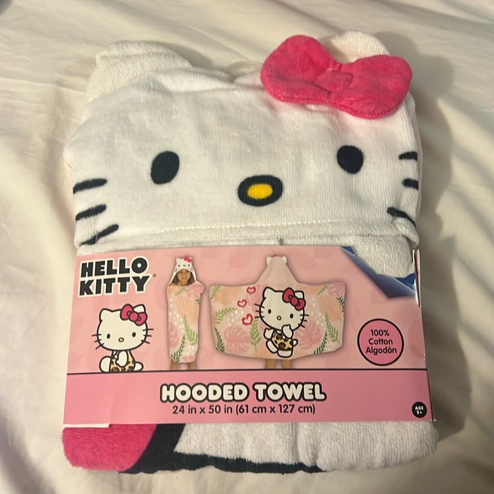 Hello kitty Hooded Towel